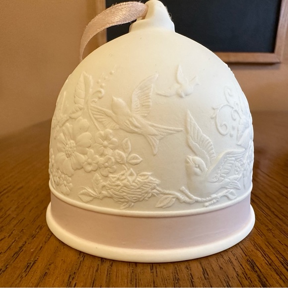 Lladro Collector’s Society Bell - Spring - Picture 5 of 8